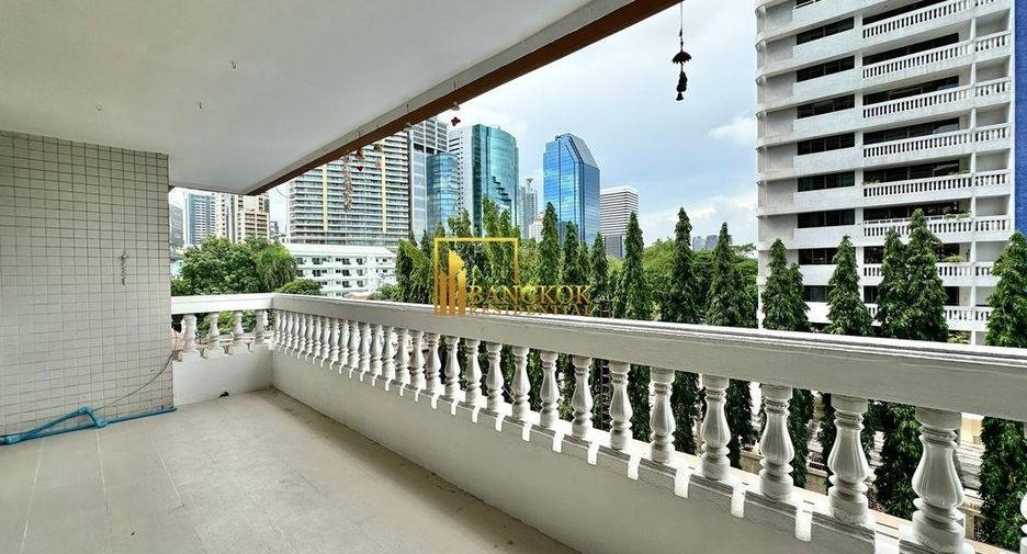 For rent 4 ベッドルーム apartment in Khlong Toei, Bangkok
