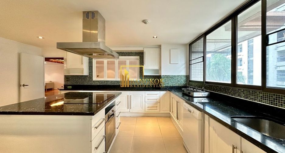 For rent 4 ベッドルーム apartment in Khlong Toei, Bangkok