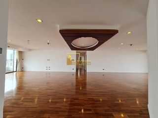 For rent 4 bedrooms apartment in Khlong Toei, Bangkok