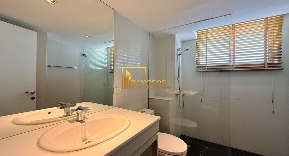 For rent 4 bedrooms apartment in Khlong Toei, Bangkok
