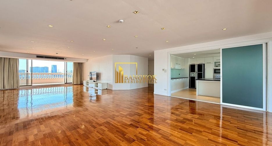 For rent 4 bedrooms apartment in Khlong Toei, Bangkok