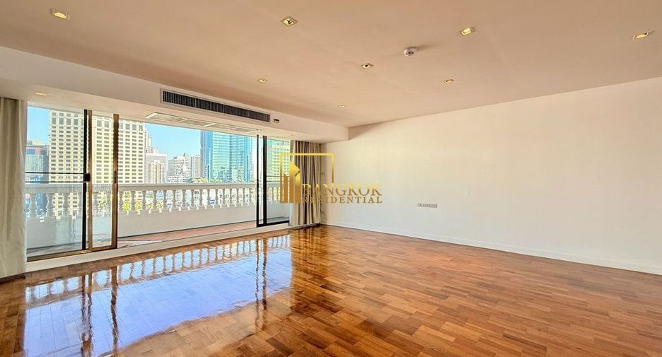 For rent 4 bedrooms apartment in Khlong Toei, Bangkok