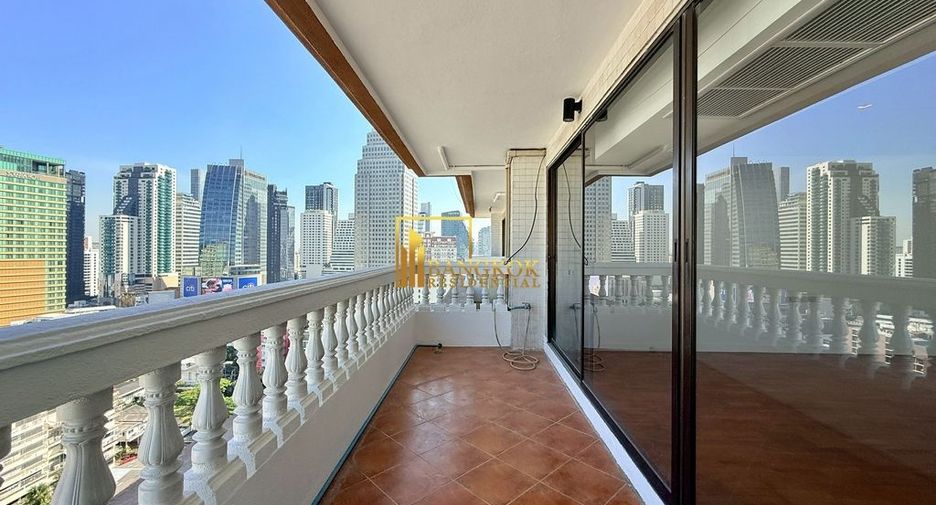 For rent 4 bedrooms apartment in Khlong Toei, Bangkok