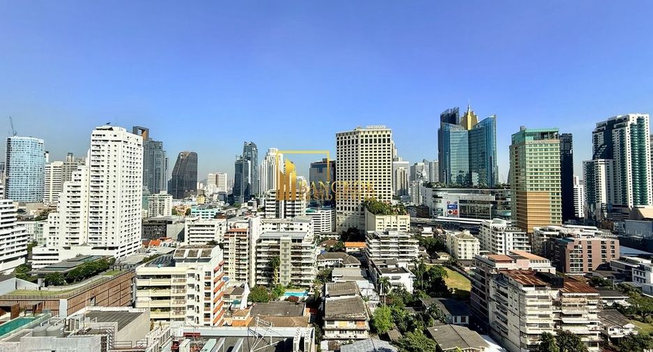 For rent 4 bedrooms apartment in Khlong Toei, Bangkok