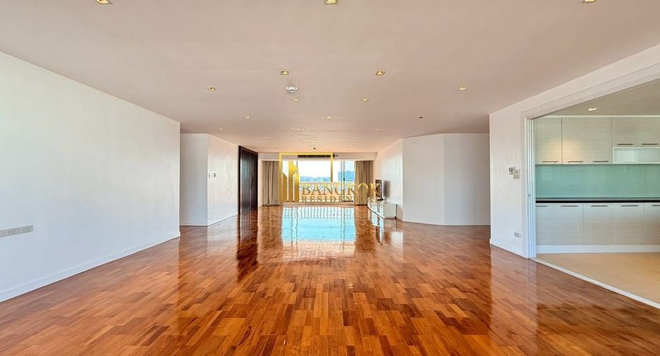 For rent 4 bedrooms apartment in Khlong Toei, Bangkok
