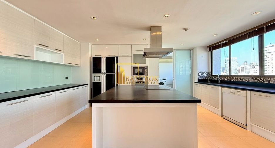 For rent 4 bedrooms apartment in Khlong Toei, Bangkok