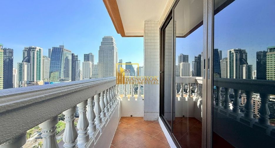 For rent 4 bedrooms apartment in Khlong Toei, Bangkok