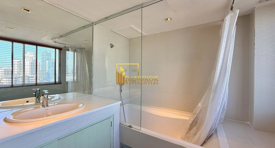 For rent 4 bedrooms apartment in Khlong Toei, Bangkok