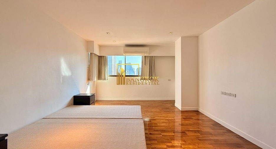 For rent 4 bedrooms apartment in Khlong Toei, Bangkok