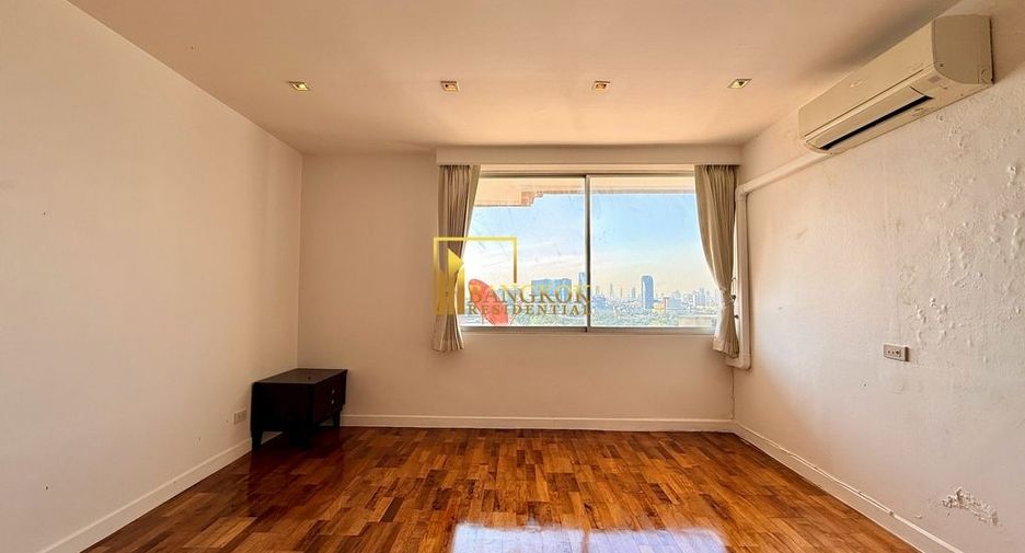 For rent 4 bedrooms apartment in Khlong Toei, Bangkok