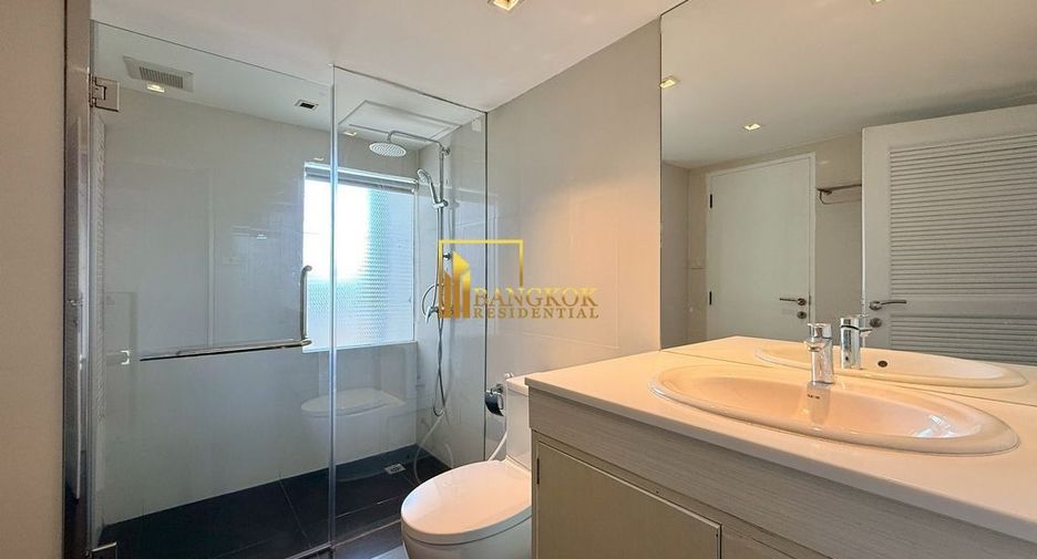 For rent 4 bedrooms apartment in Khlong Toei, Bangkok