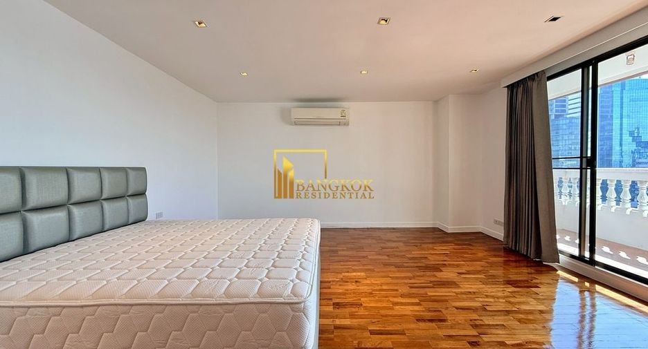 For rent 4 bedrooms apartment in Khlong Toei, Bangkok