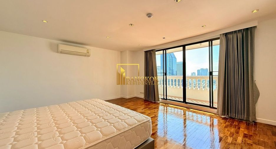For rent 4 bedrooms apartment in Khlong Toei, Bangkok