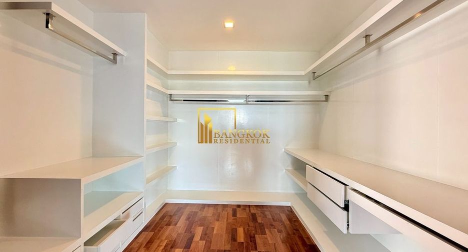 For rent 4 bedrooms apartment in Khlong Toei, Bangkok