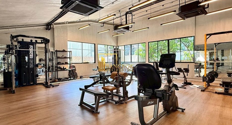 For rent 4 bedrooms apartment in Khlong Toei, Bangkok
