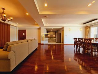 For rent 3 bedrooms apartment in Pathum Wan, Bangkok