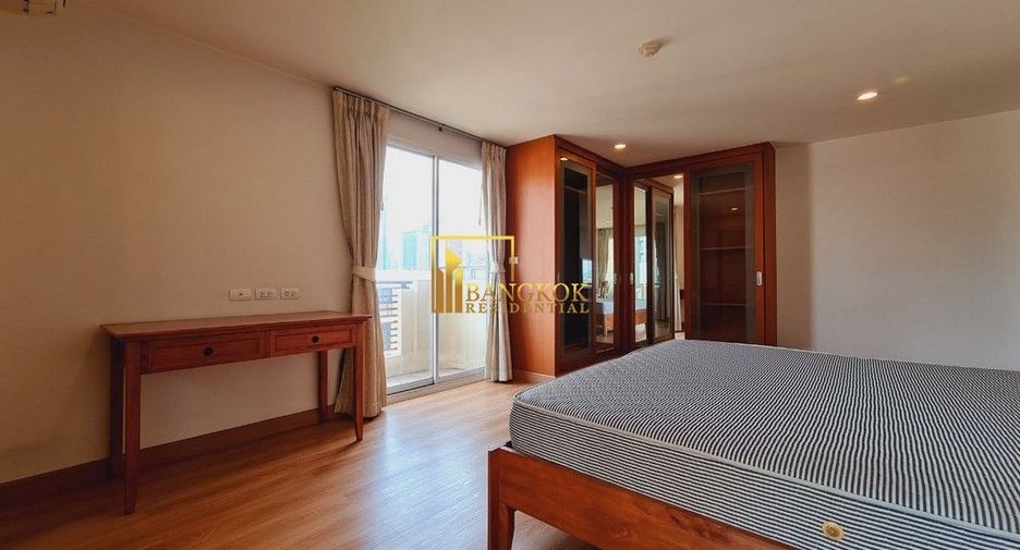 For rent 3 bedrooms apartment in Pathum Wan, Bangkok