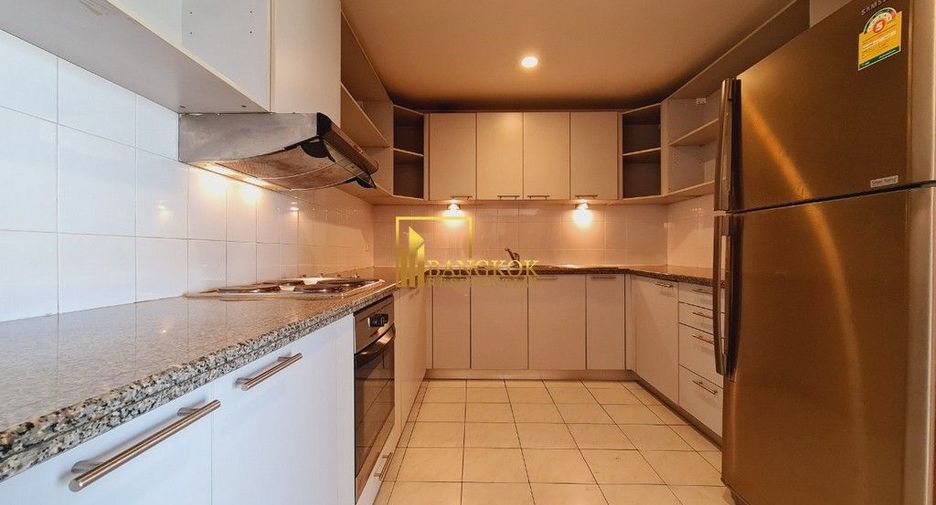 For rent 3 bedrooms apartment in Pathum Wan, Bangkok