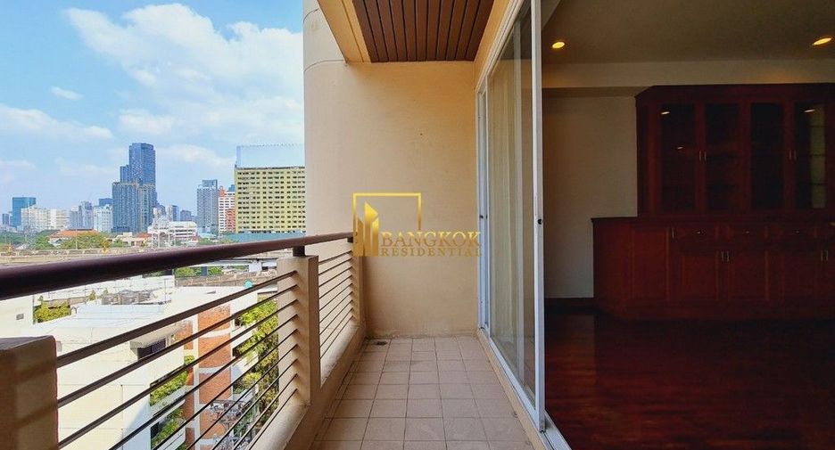 For rent 3 bedrooms apartment in Pathum Wan, Bangkok