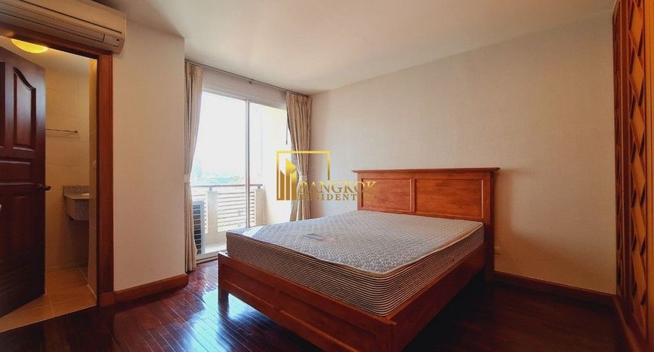 For rent 3 bedrooms apartment in Pathum Wan, Bangkok
