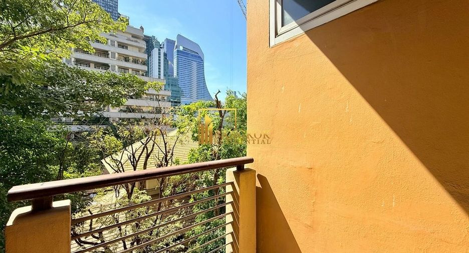 For rent 2 bedrooms apartment in Pathum Wan, Bangkok