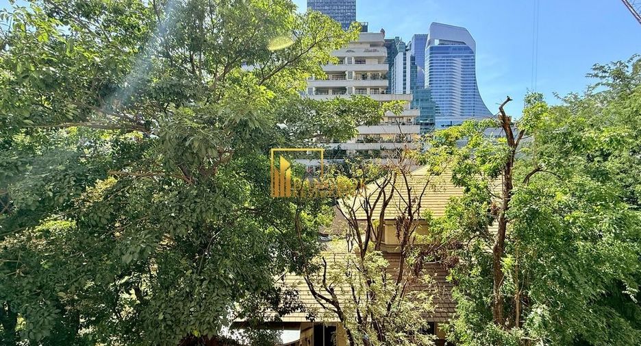 For rent 2 bedrooms apartment in Pathum Wan, Bangkok
