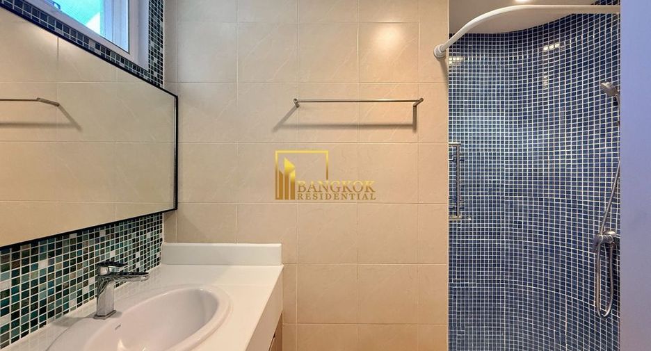 For rent 2 bedrooms apartment in Pathum Wan, Bangkok