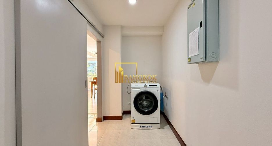 For rent 2 bedrooms apartment in Pathum Wan, Bangkok