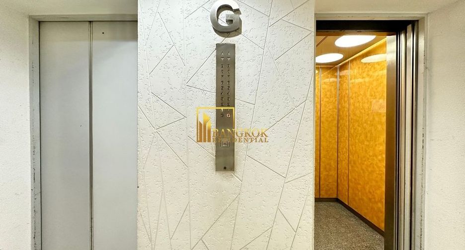 For rent 2 bedrooms apartment in Pathum Wan, Bangkok