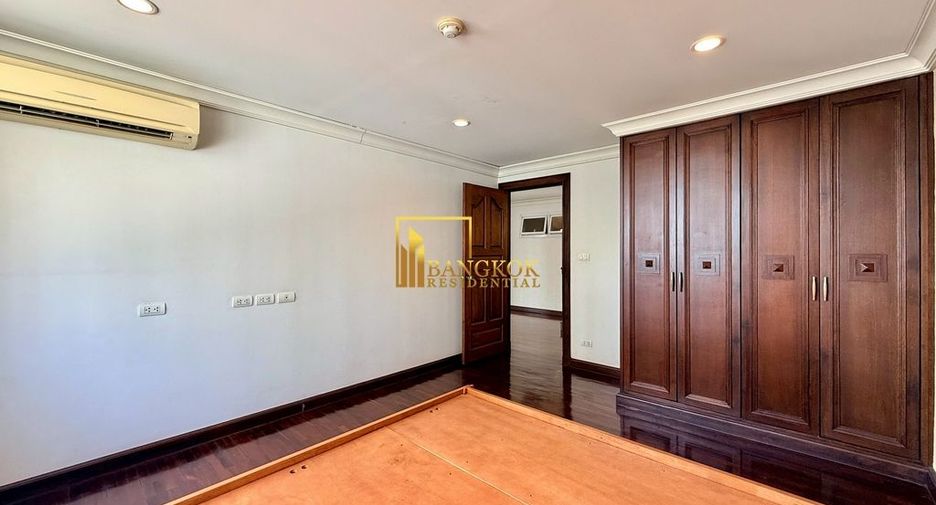 For rent 4 bedrooms apartment in Pathum Wan, Bangkok