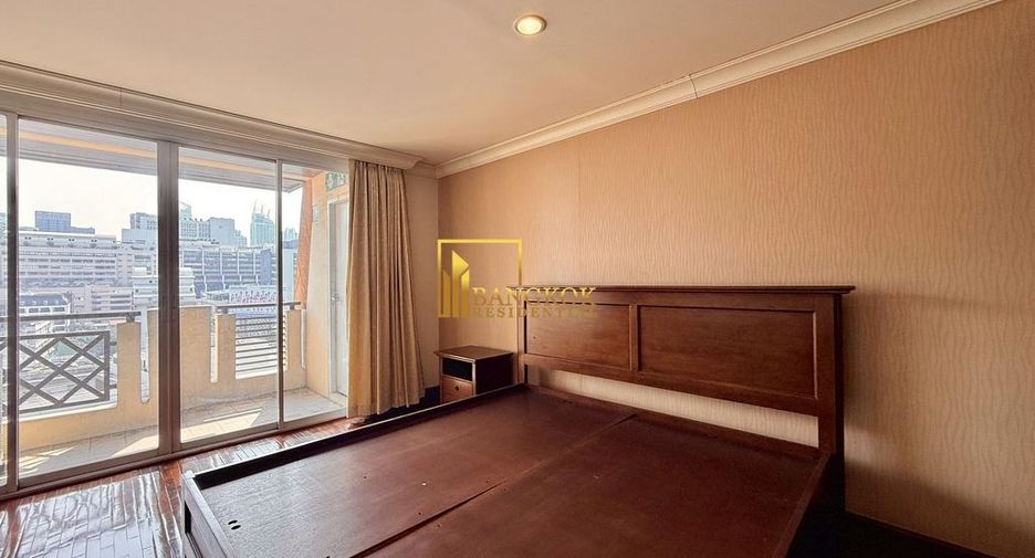 For rent 4 bedrooms apartment in Pathum Wan, Bangkok