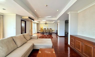 For rent 4 bedrooms apartment in Pathum Wan, Bangkok