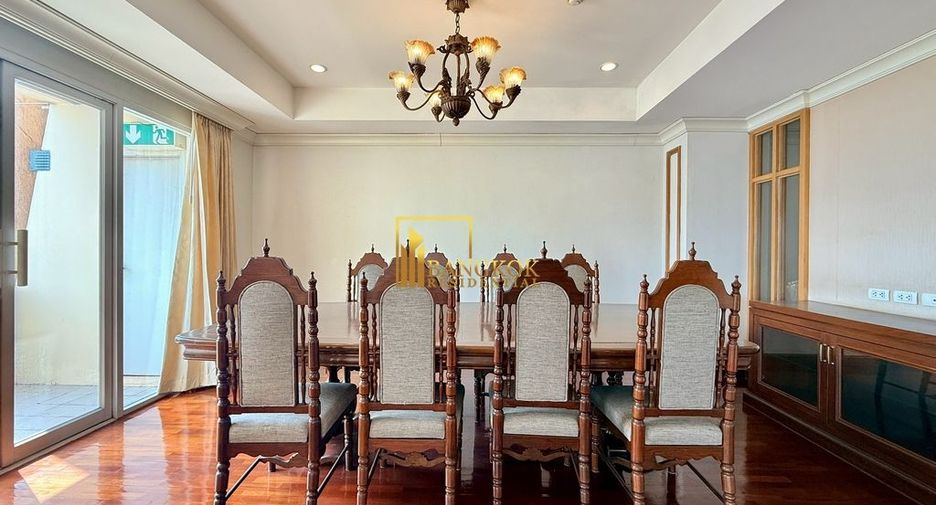 For rent 4 bedrooms apartment in Pathum Wan, Bangkok