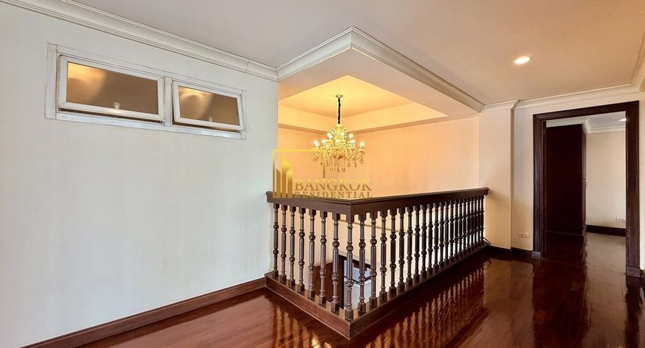 For rent 4 bedrooms apartment in Pathum Wan, Bangkok