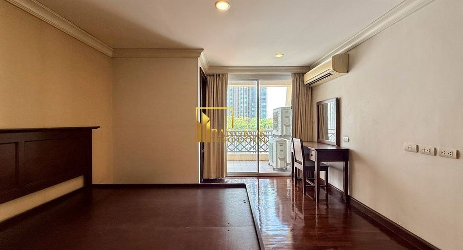 For rent 4 bedrooms apartment in Pathum Wan, Bangkok