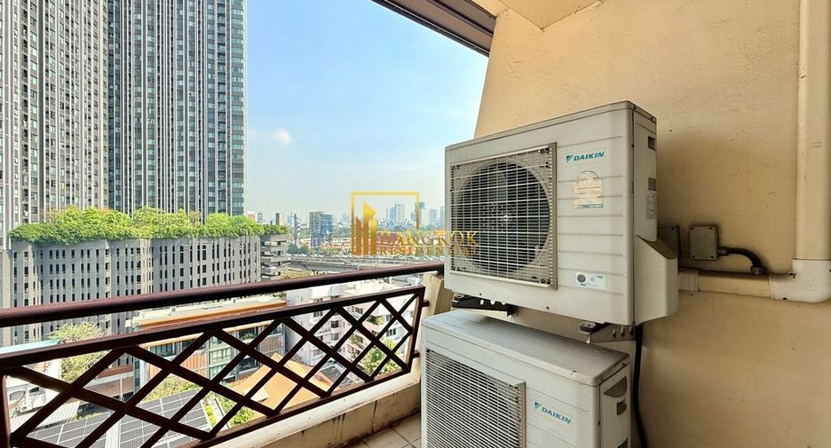 For rent 4 bedrooms apartment in Pathum Wan, Bangkok