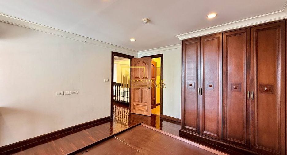 For rent 4 bedrooms apartment in Pathum Wan, Bangkok