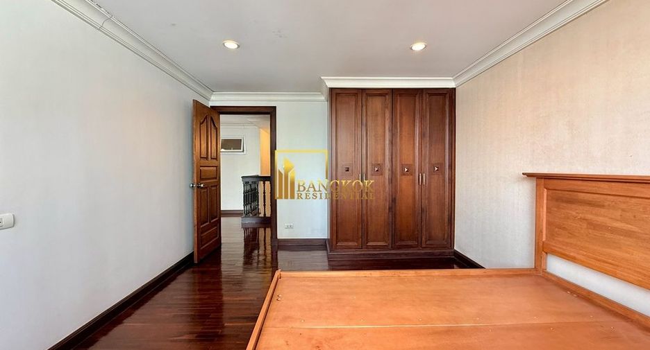 For rent 4 bedrooms apartment in Pathum Wan, Bangkok