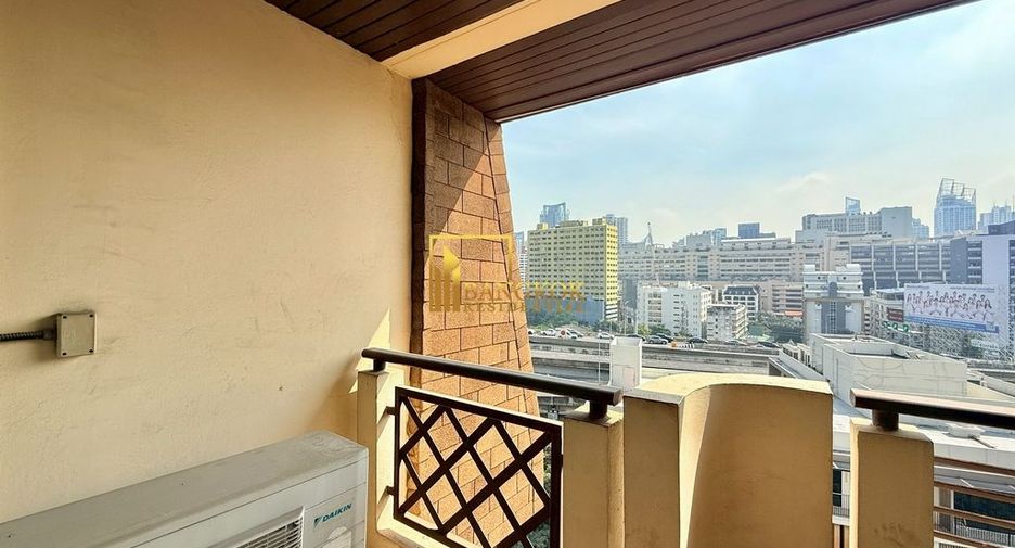 For rent 4 bedrooms apartment in Pathum Wan, Bangkok