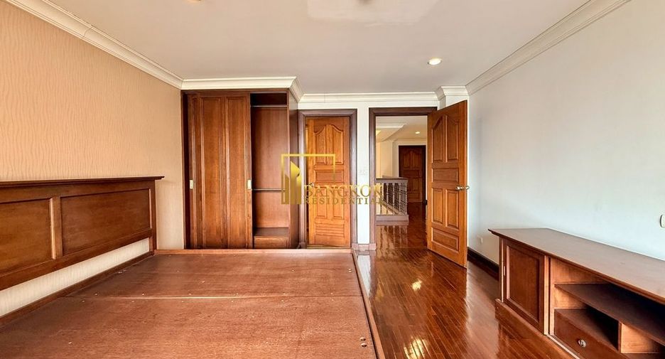 For rent 4 bedrooms apartment in Pathum Wan, Bangkok