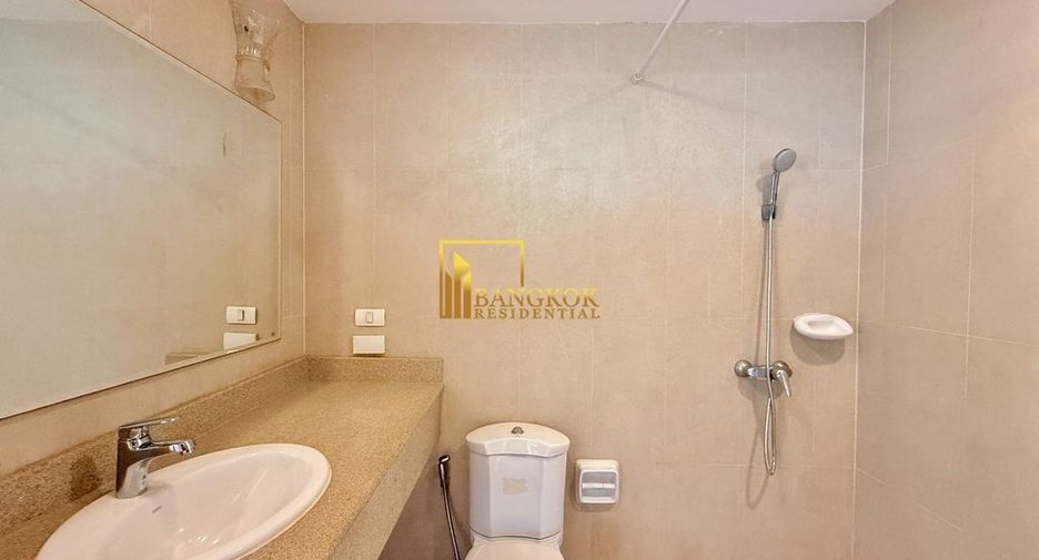 For rent 4 bedrooms apartment in Pathum Wan, Bangkok