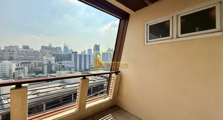 For rent 4 bedrooms apartment in Pathum Wan, Bangkok