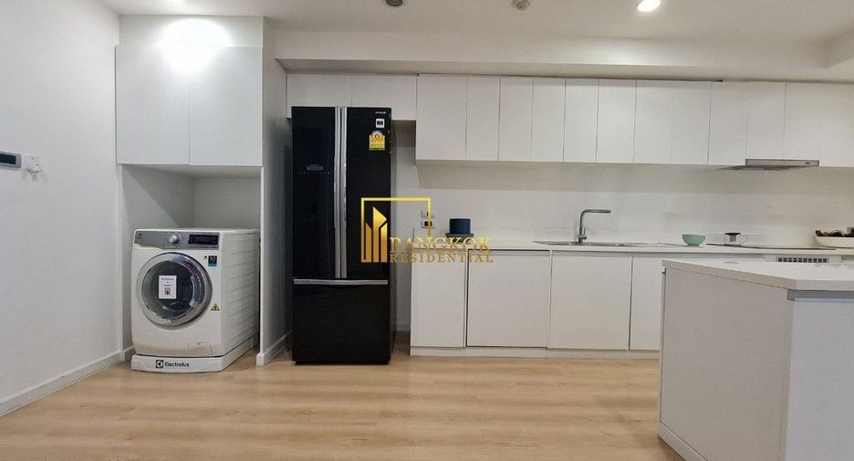 For rent 3 bedrooms apartment in Watthana, Bangkok