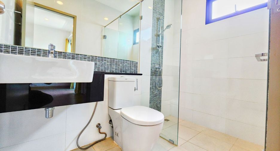 For rent 3 bedrooms retail Space in Lat Phrao, Bangkok