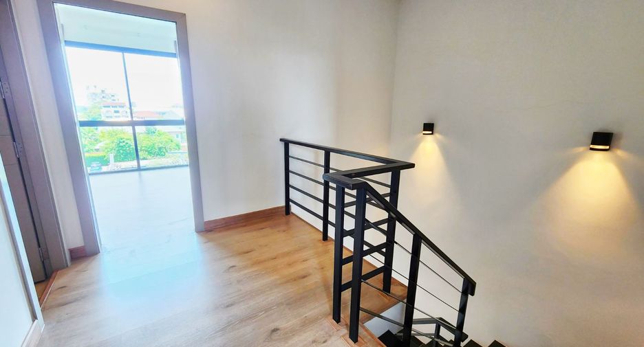 For rent 3 bedrooms retail Space in Lat Phrao, Bangkok