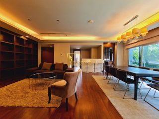 For rent 3 bedrooms apartment in Yan Nawa, Bangkok