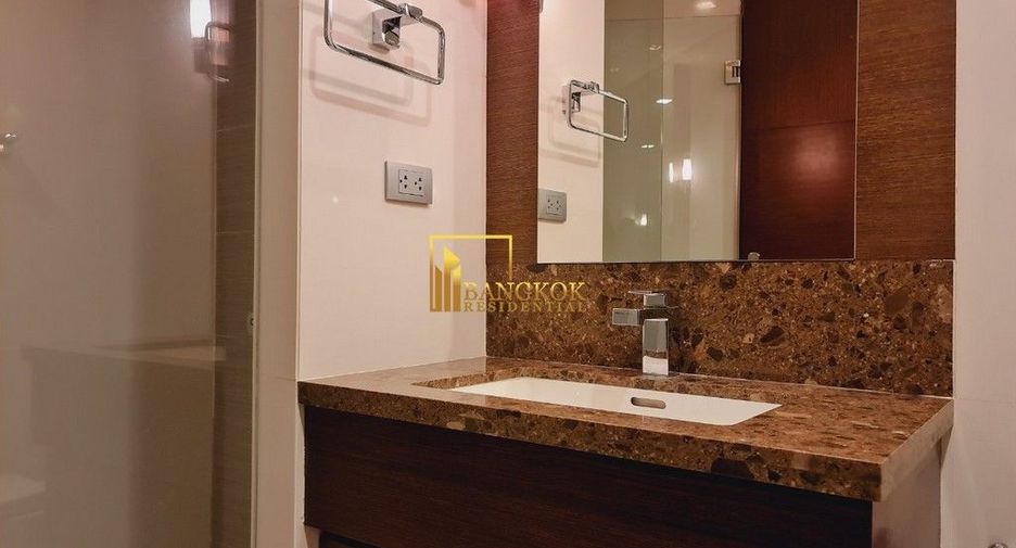 For rent 3 bedrooms apartment in Yan Nawa, Bangkok