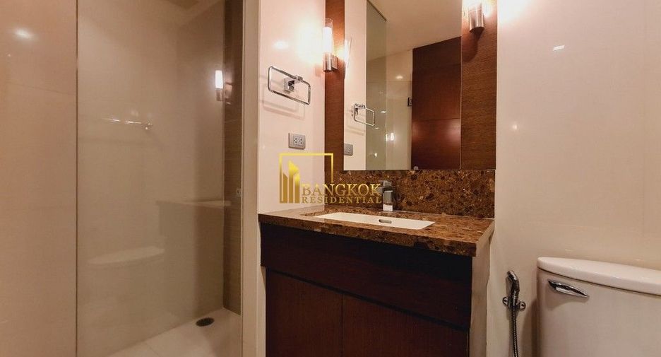 For rent 3 bedrooms apartment in Yan Nawa, Bangkok