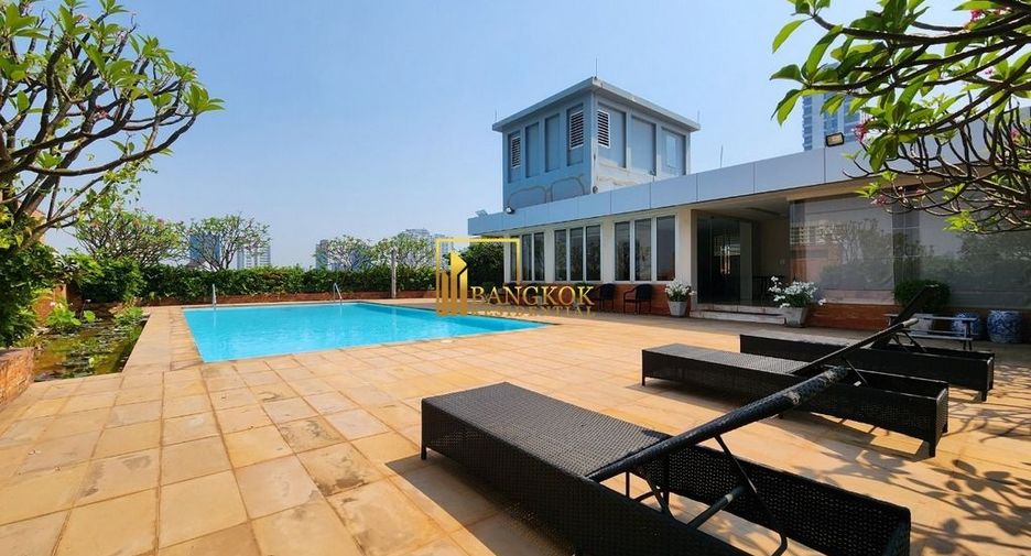 For rent 3 bedrooms apartment in Yan Nawa, Bangkok