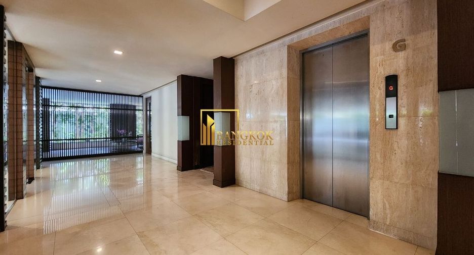 For rent 3 bedrooms apartment in Yan Nawa, Bangkok